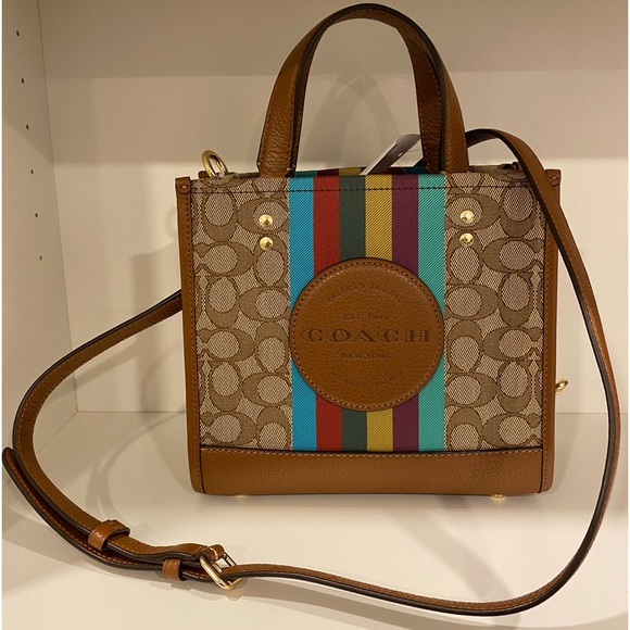 ✅SOLD✅NEW AUTHENTIC COACH SIG LG STRP DMPSY 22 CROSSBODY SLING BAG - Picture 2 of 6